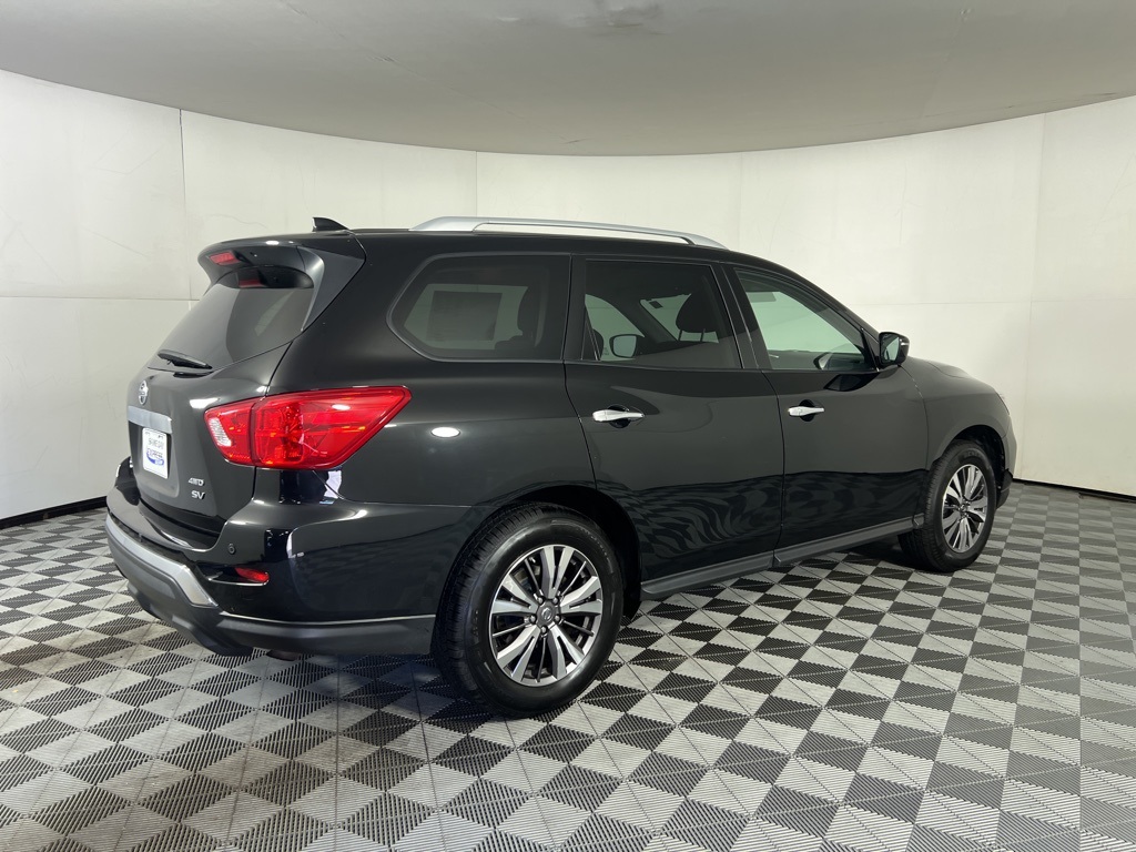 2019 Nissan Pathfinder SV photo 9
