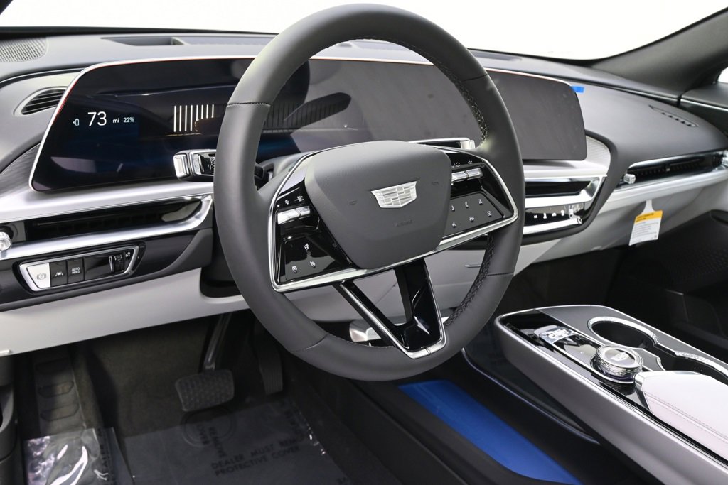 2025 Cadillac Lyriq Luxury photo 10