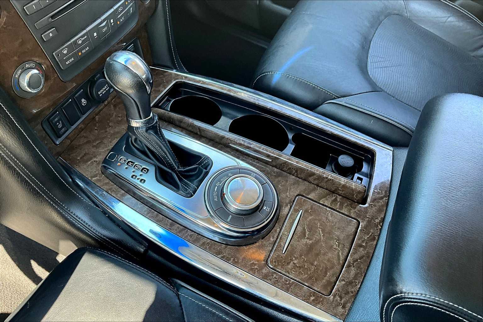 2016 Infiniti QX80 Limited photo 16