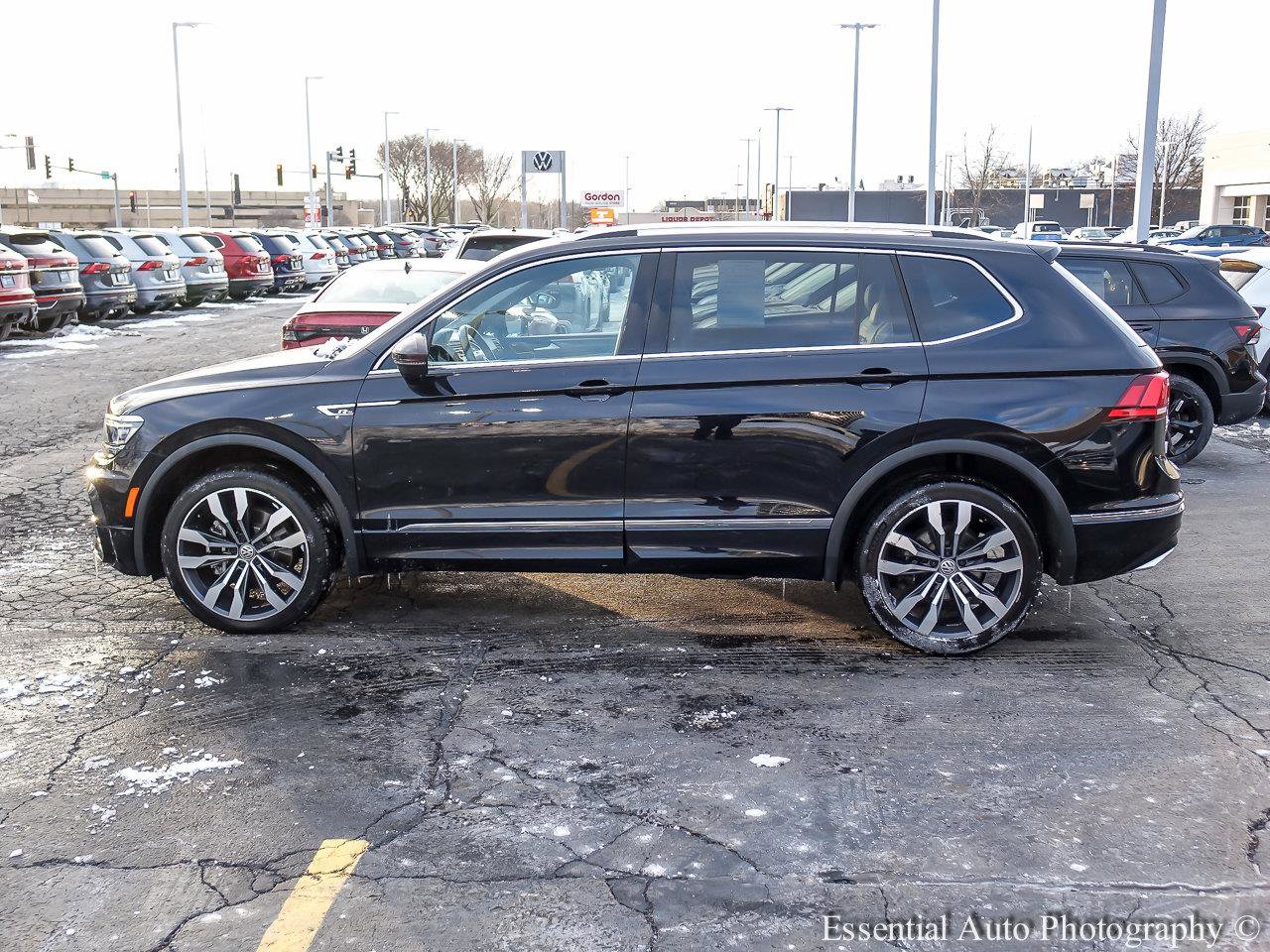 2021 VOLKSWAGEN TIGUAN - Image 3