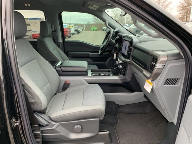 2025 Ford F-150 XLT photo 25