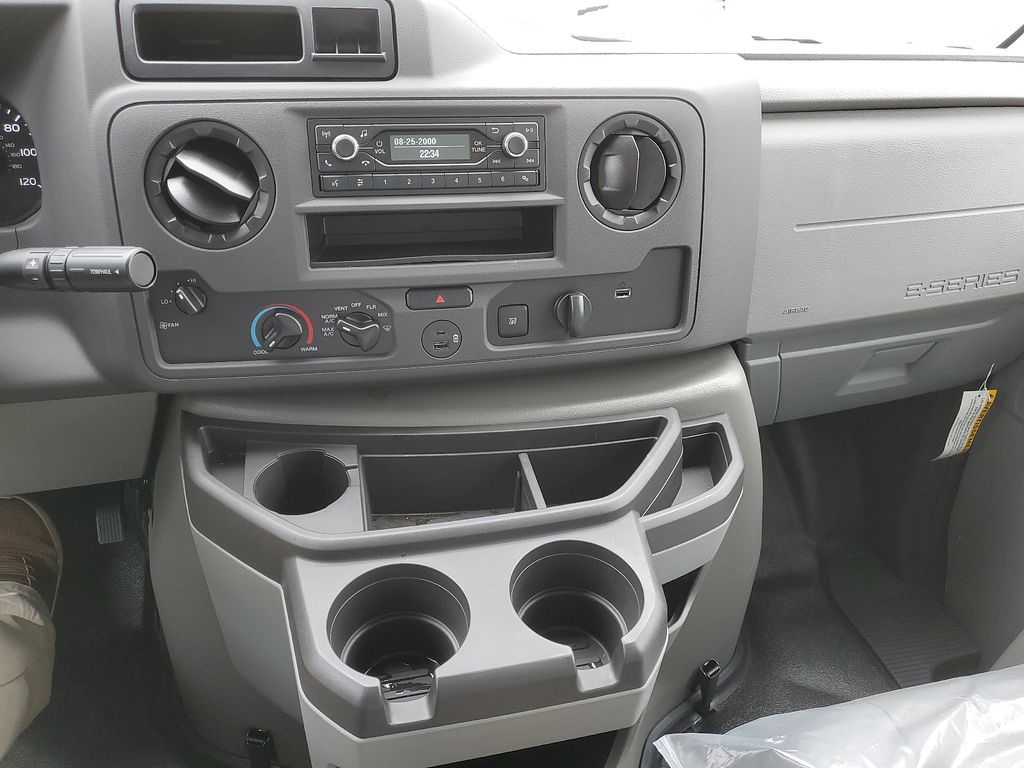 2024 Ford E-350 photo 7
