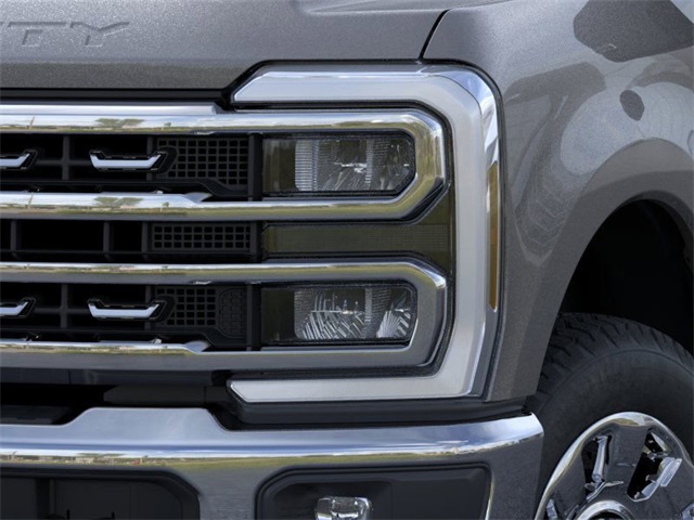 2025 Ford F-350 Lariat photo 18