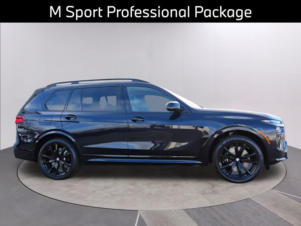 2025 Bmw X7 M60i photo 4