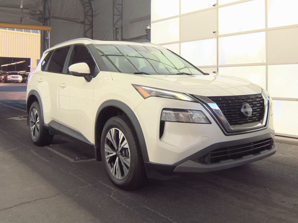 2023 Nissan Rogue SV's photo