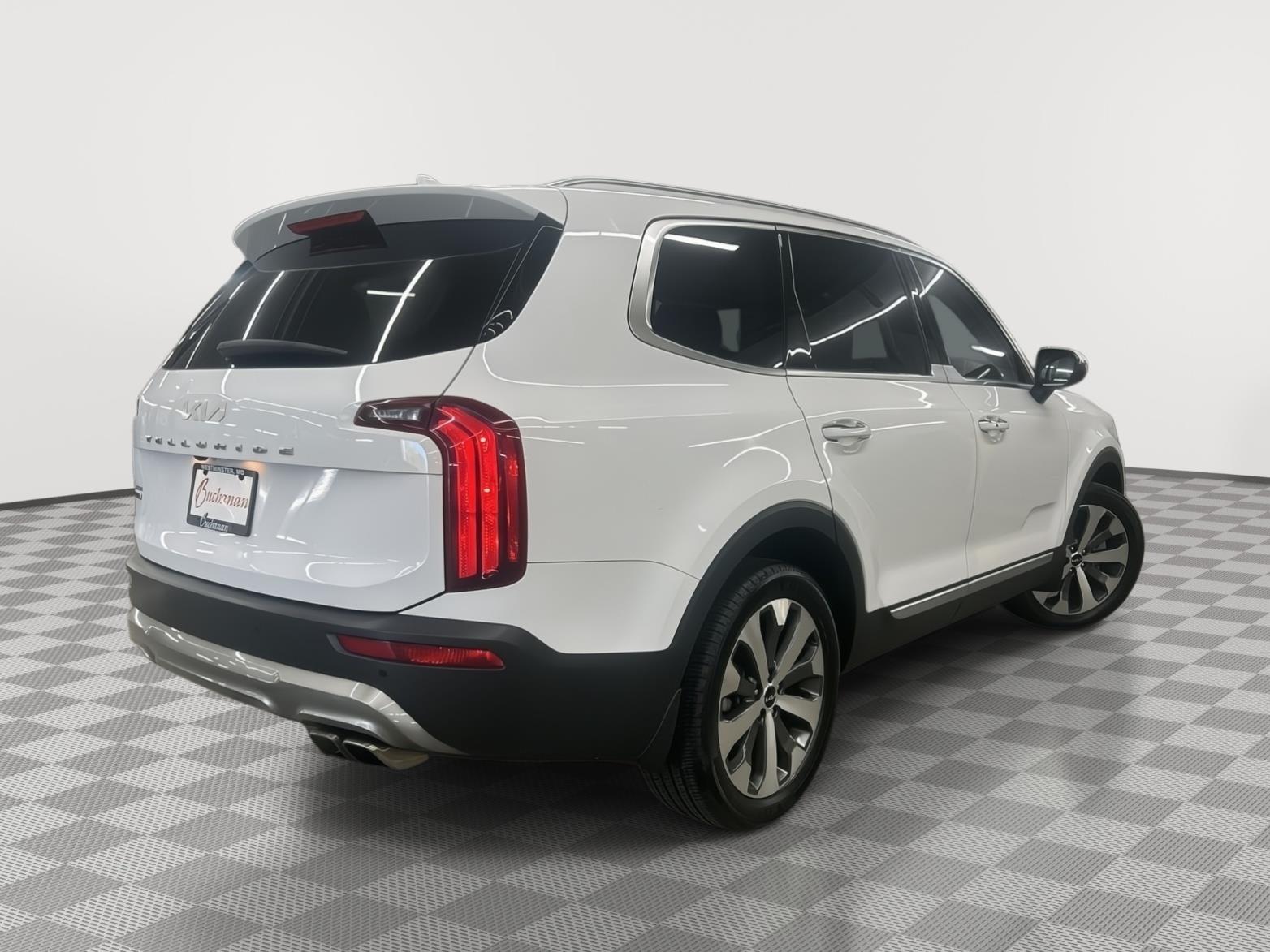 2022 Kia Telluride S photo 2
