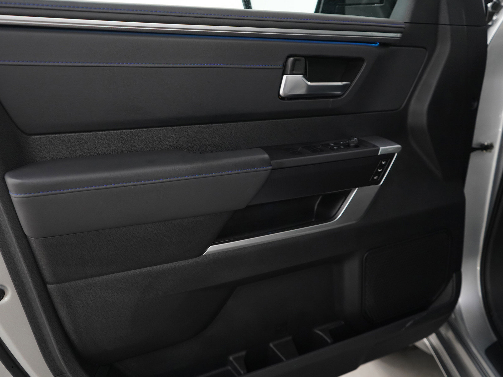 2023 Toyota Tundra Platinum CrewMax photo 12