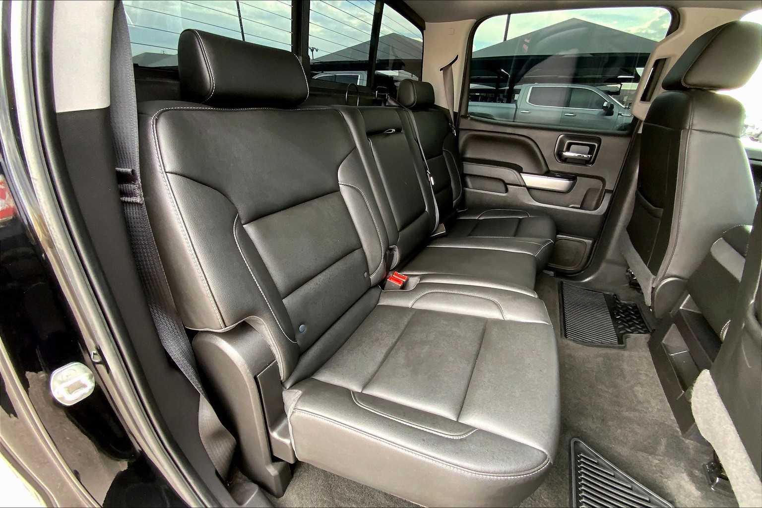 2018 Chevrolet Silverado 1500 LT photo 17