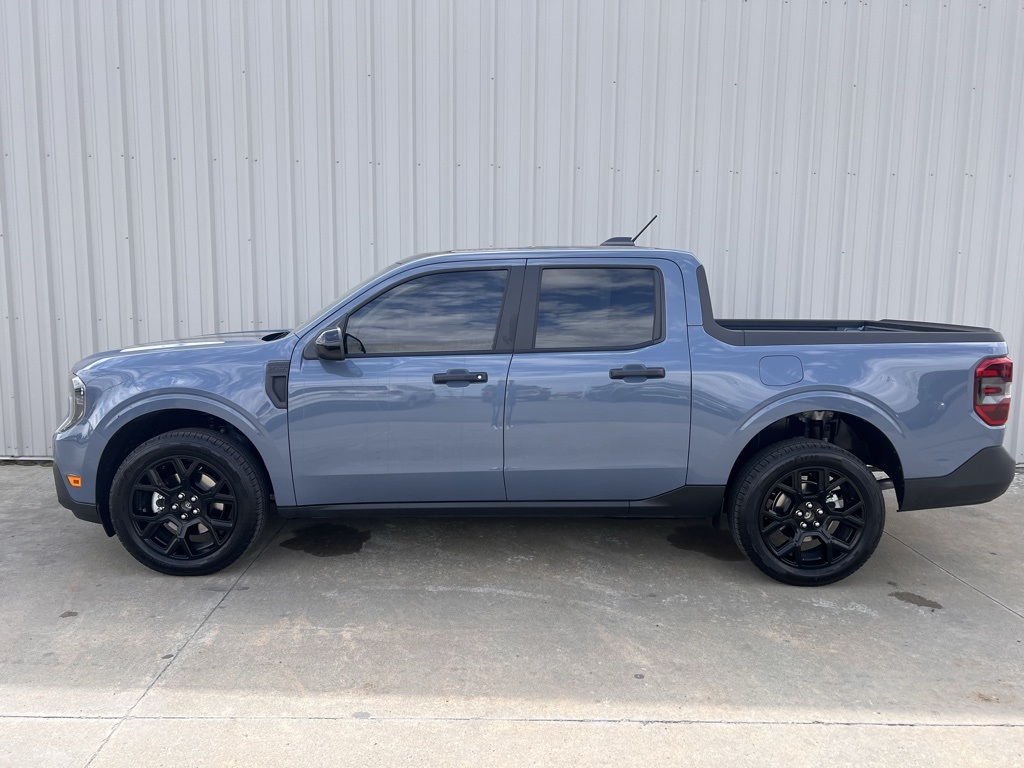 2025 Ford Maverick XLT photo 2