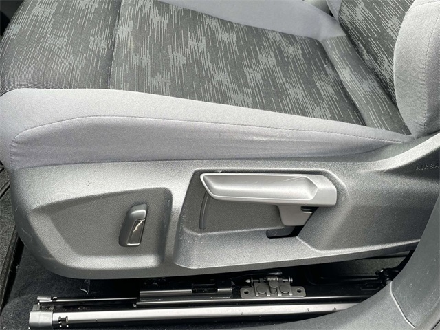 2022 Volkswagen ID.4 Pro photo 8