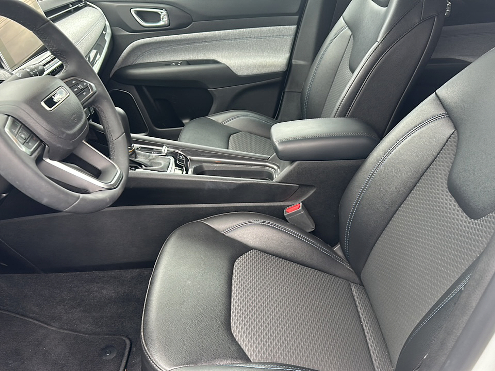 2024 Jeep Compass Latitude photo 5