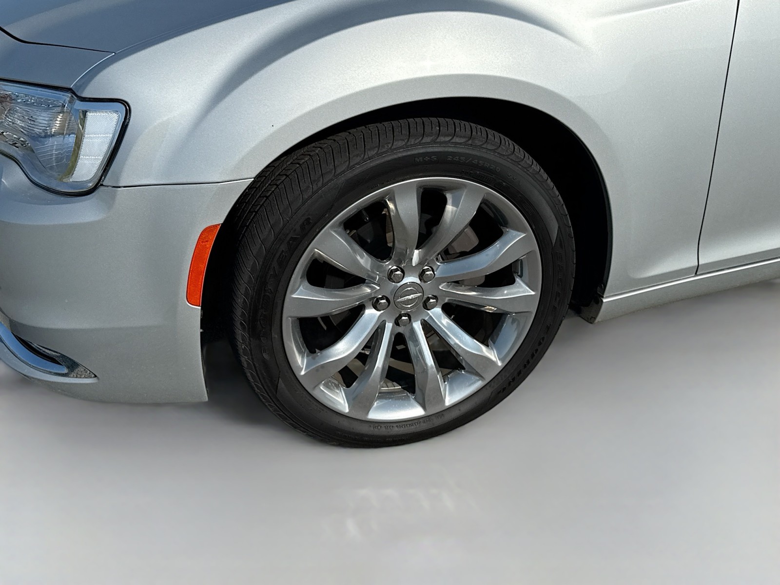 2019 Chrysler 300 Touring photo 34