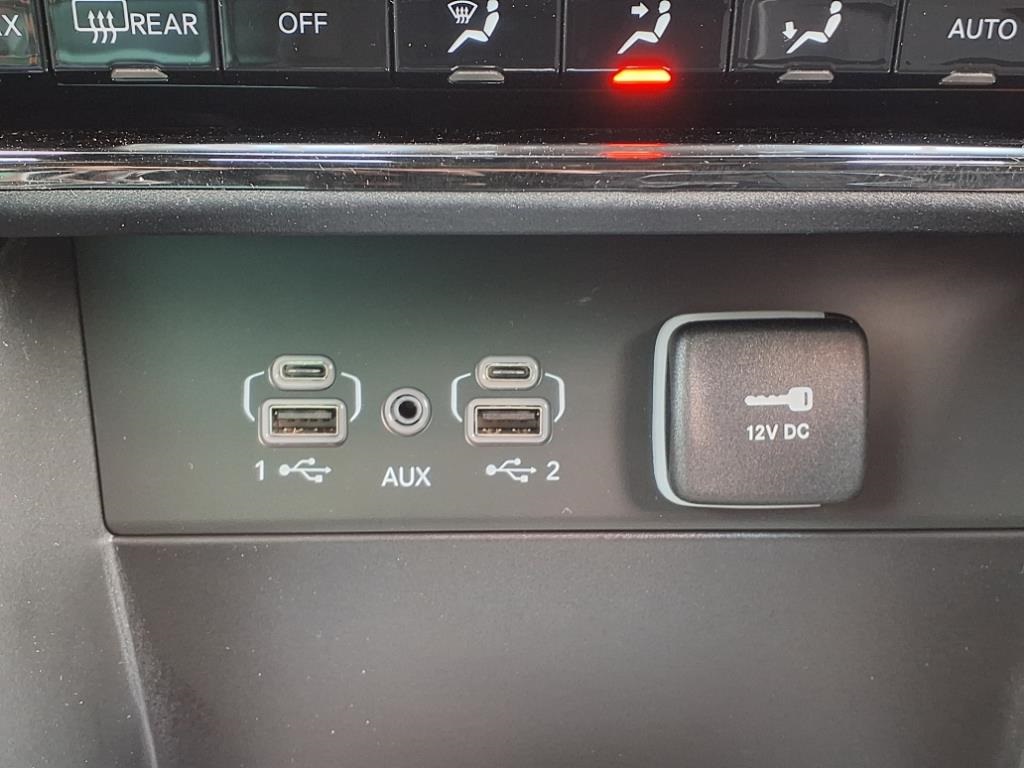2025 Jeep Grand Cherokee Laredo X photo 18