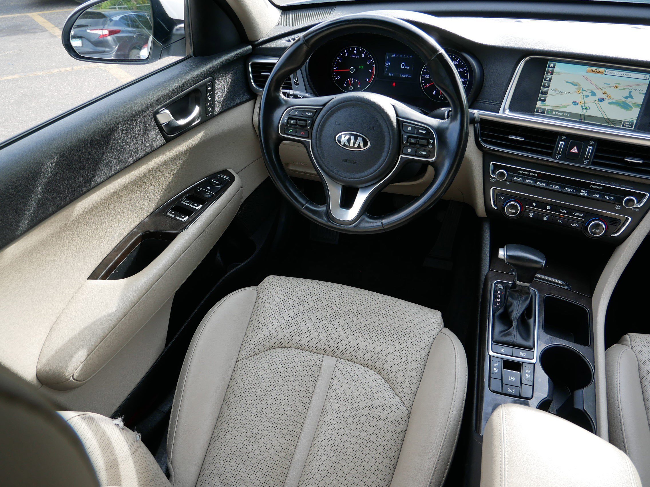 2017 Kia Optima EX photo 9