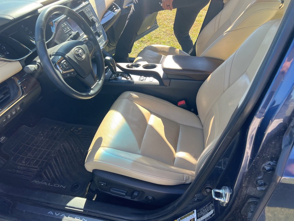 2014 Toyota Avalon Limited photo 4