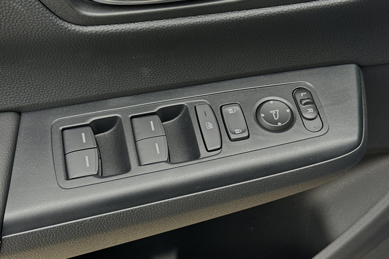 2025 Honda CR-V Hybrid Sport-L photo 11