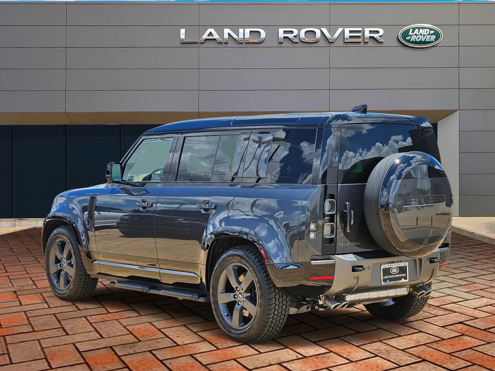 2025 Land Rover Defender 110 V8 photo 6