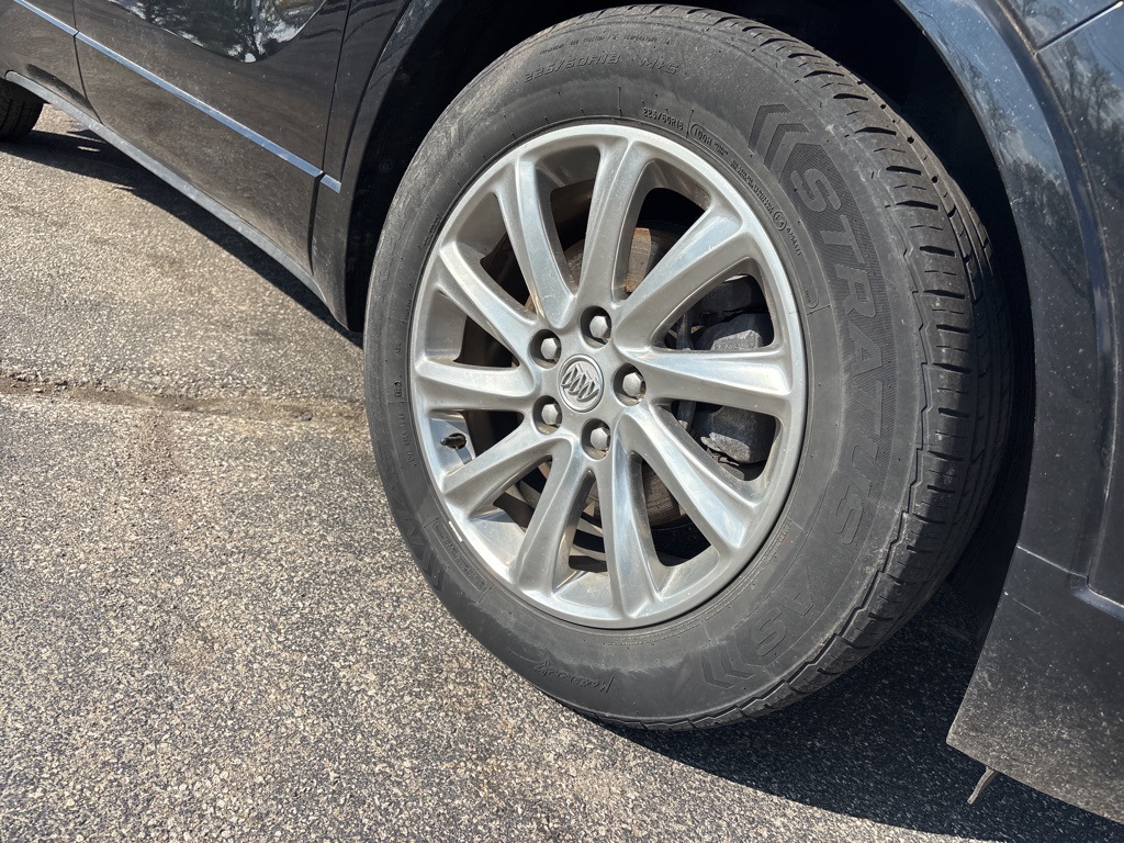 2020 Buick Envision Essence photo 2