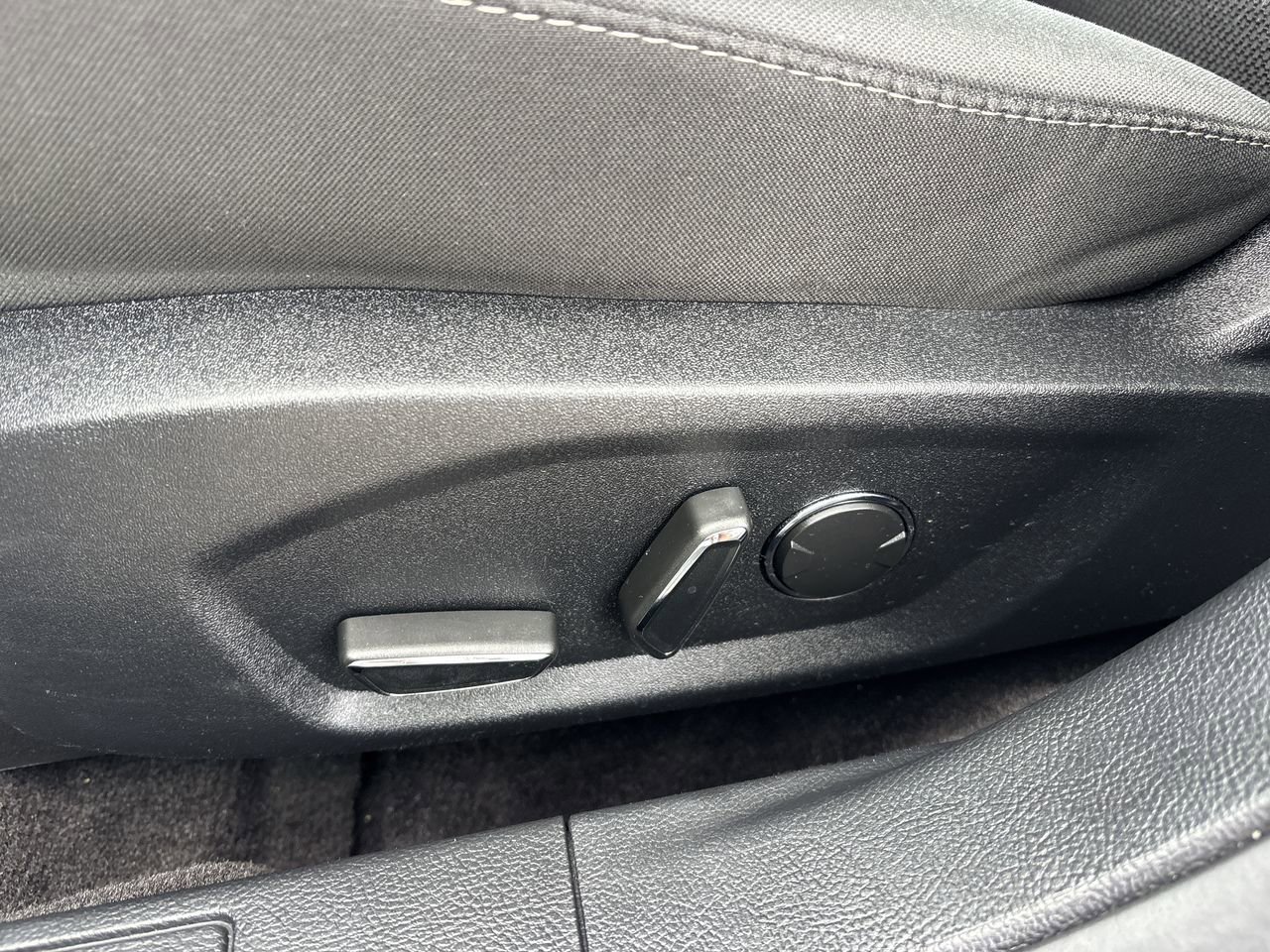 2019 Ford Fusion Hybrid SE photo 19