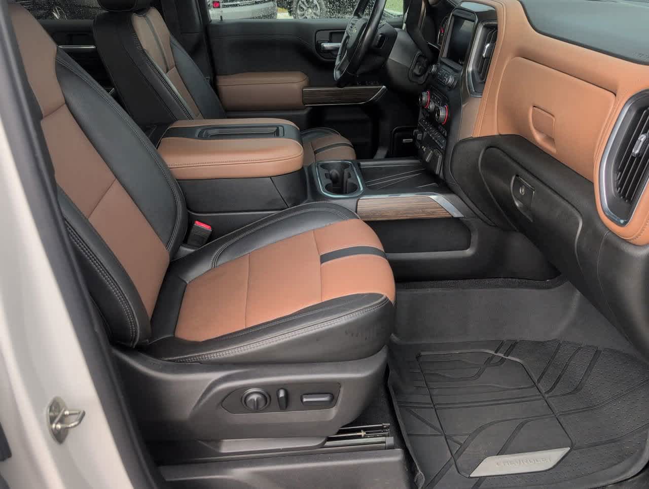 2020 Chevrolet Silverado 1500 High Country photo 14