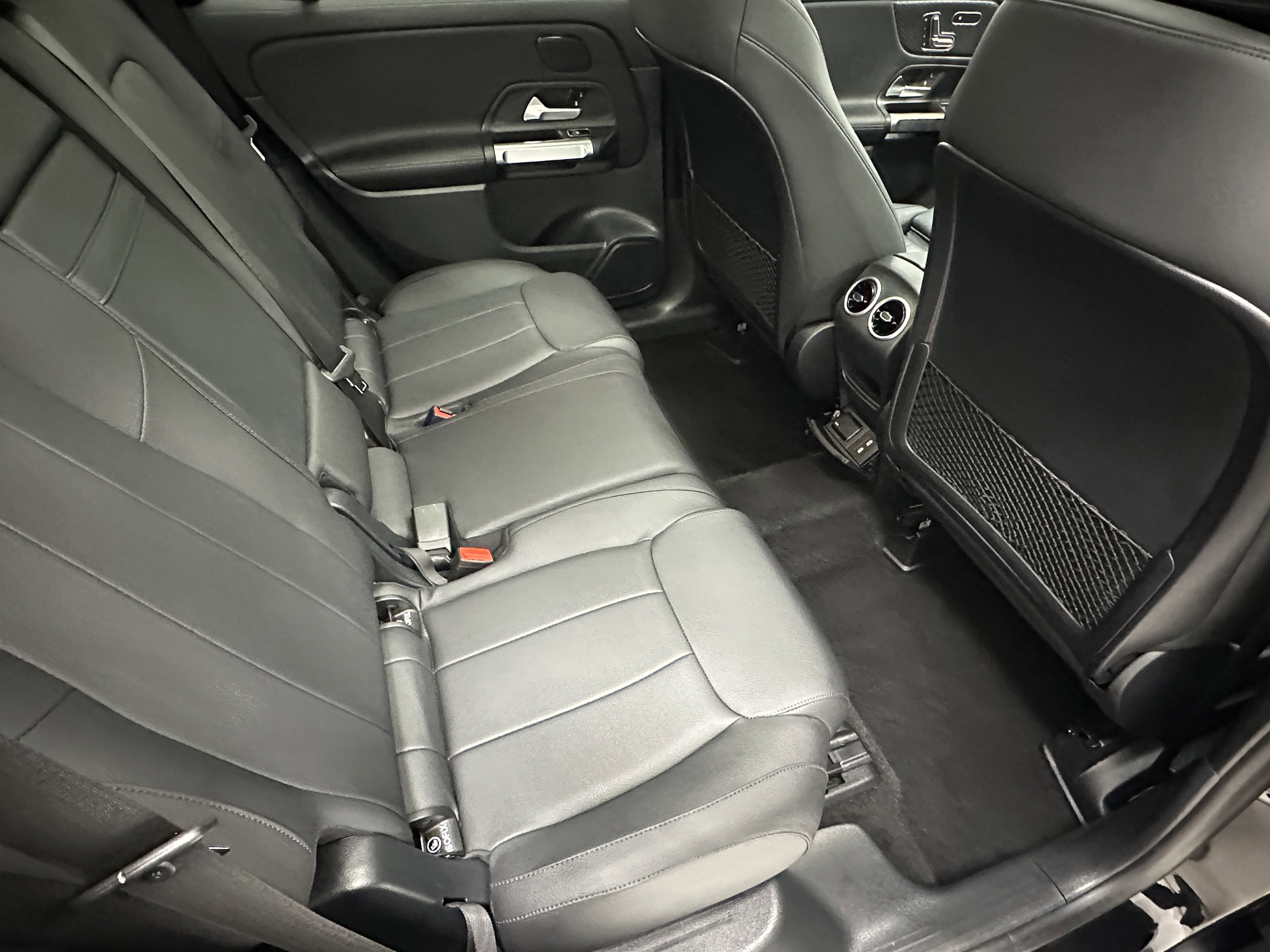 2024 Mercedes Benz GLB 250 photo 12