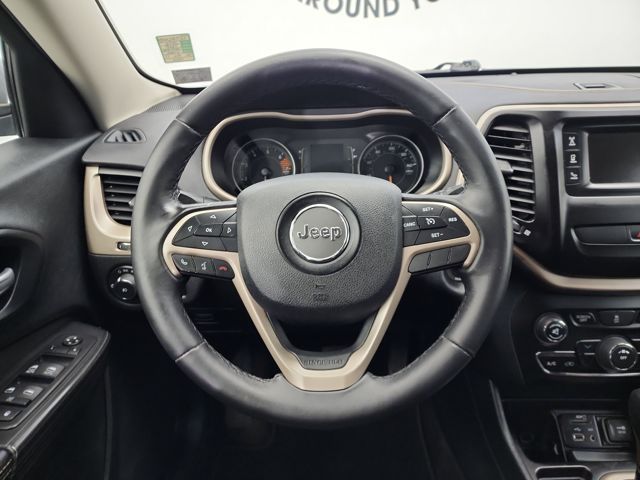 2016 Jeep Cherokee Latitude photo 18