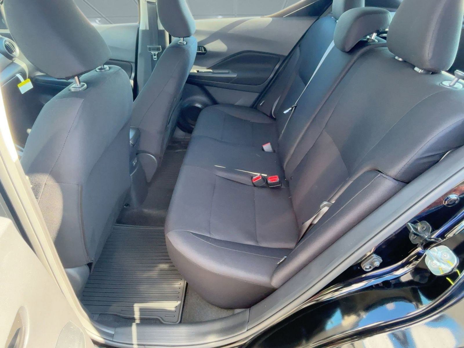 2025 Nissan Kicks Play S photo 14