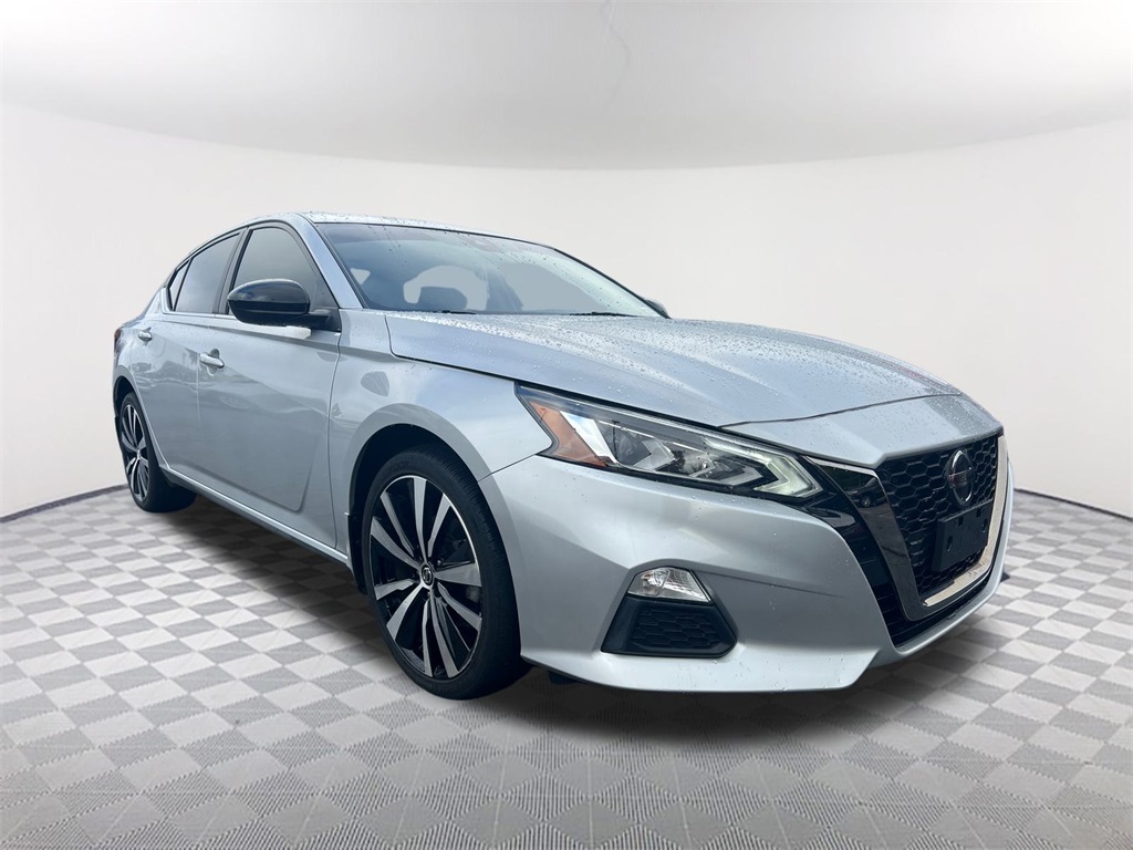 2022 Nissan Altima 2.5 SR photo 3