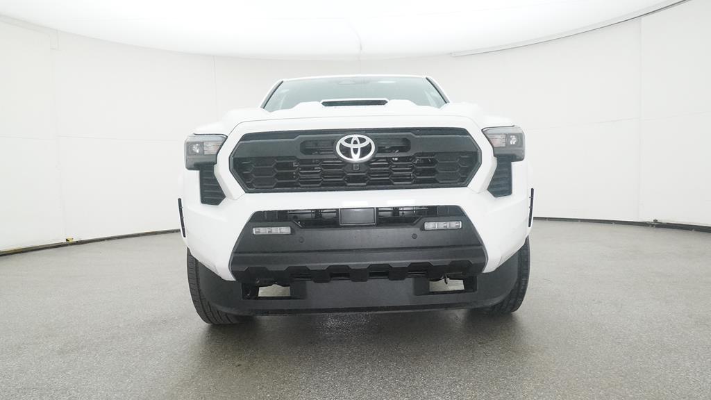 2025 Toyota Tacoma TRD Sport photo 2