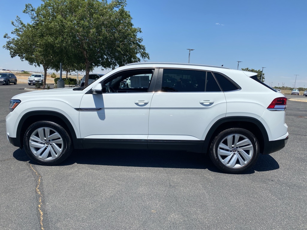 2022 Volkswagen Atlas Cross Sport V6 SE Technology photo 3