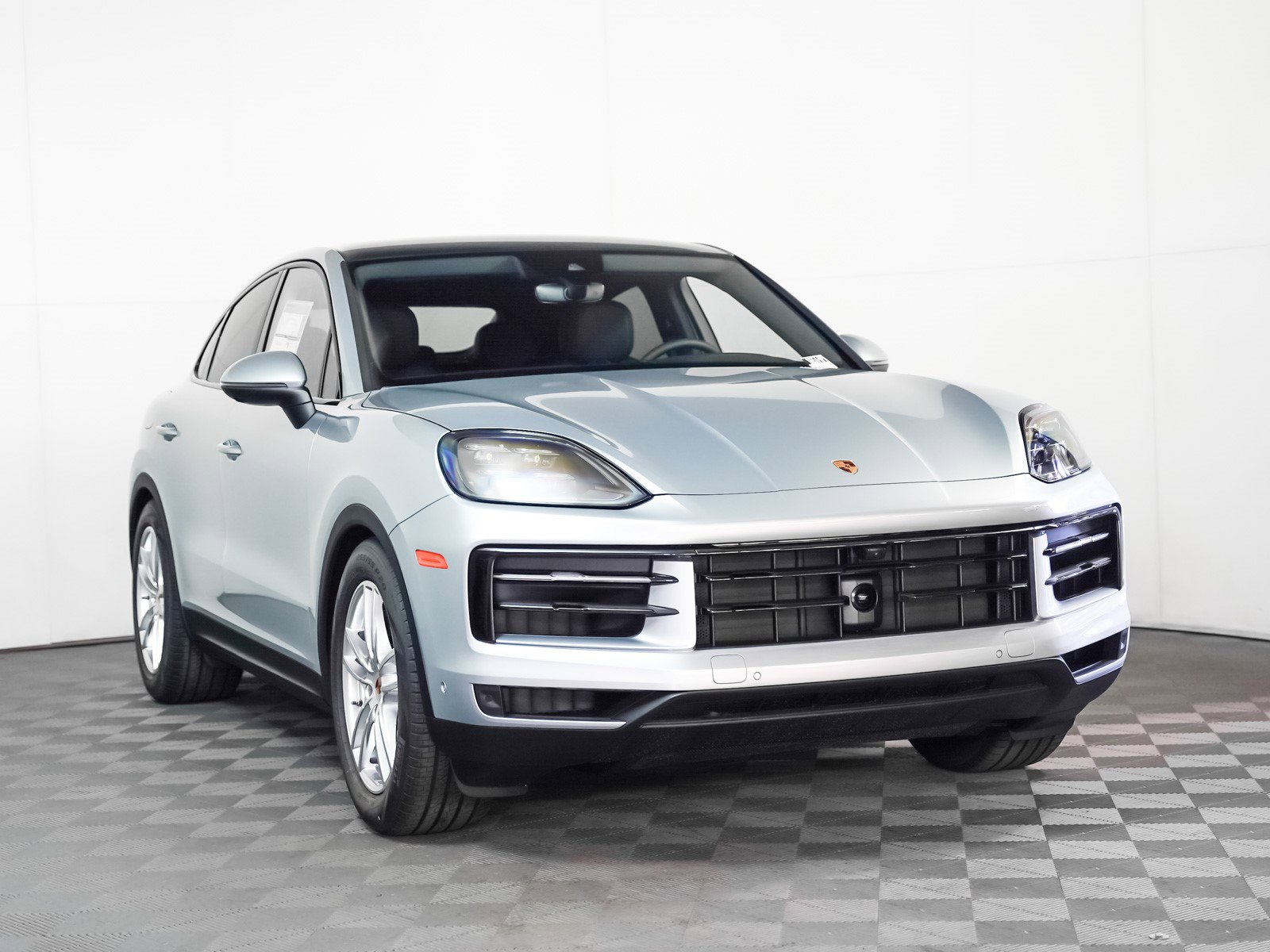 2025 Porsche Cayenne Coupe photo 8