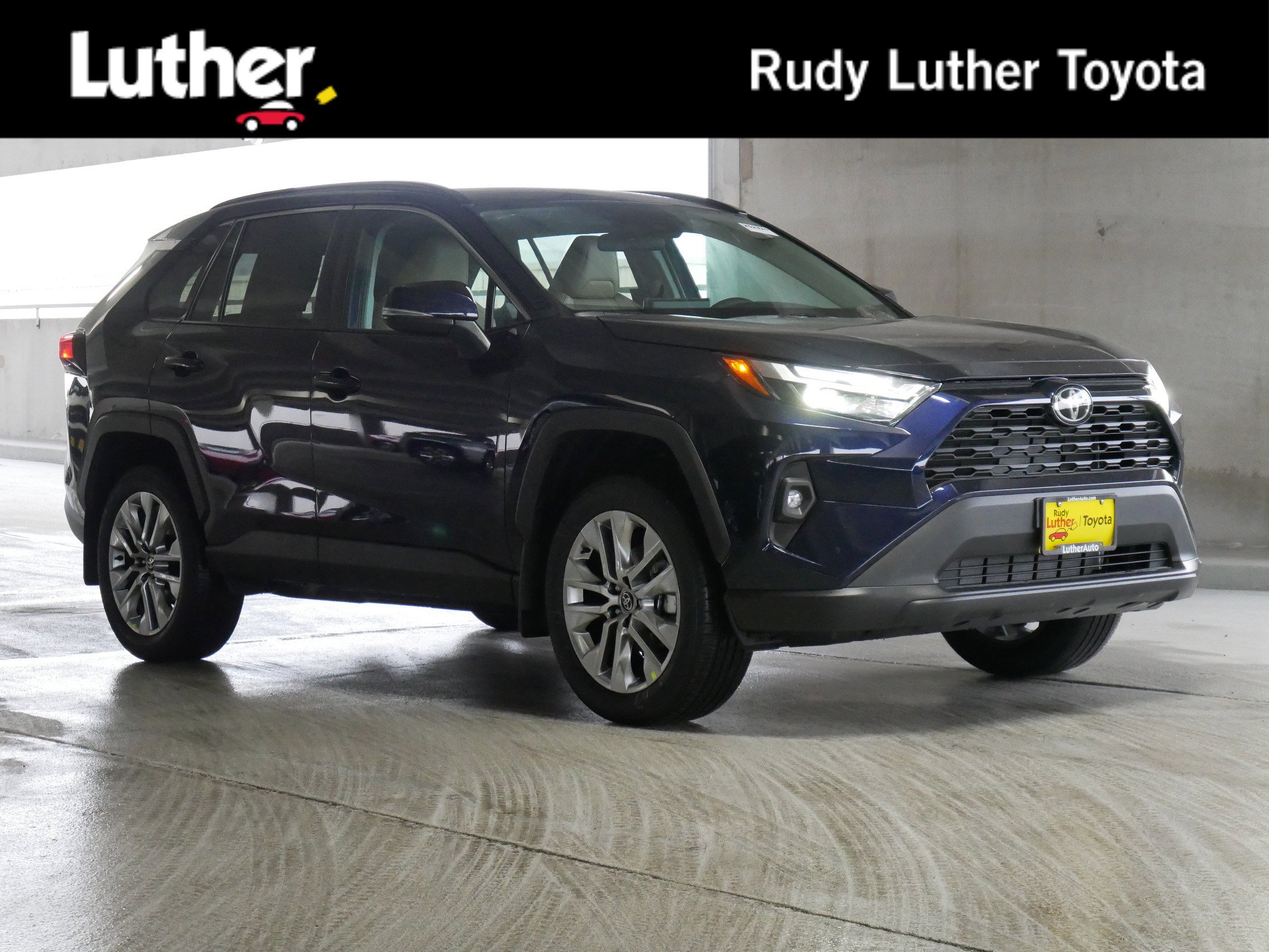 2025 Toyota RAV4 XLE Premium's photo