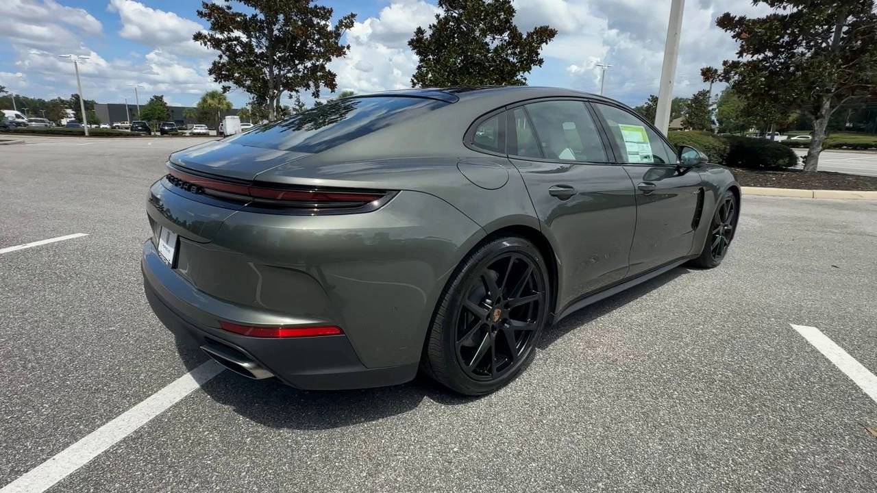 2025 Porsche Panamera E-Hybrid 4 photo 8