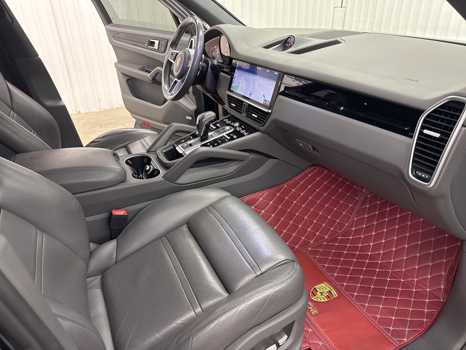2020 Porsche Cayenne Base photo 19
