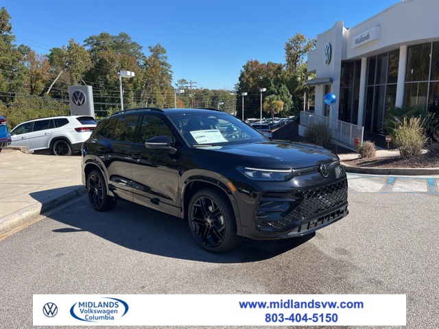 2026 Volkswagen Tiguan SE R-LINE BLACK's photo