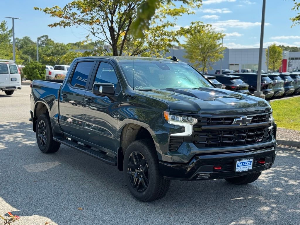 2025 Chevrolet Silverado 1500 LT Trail Boss photo 3
