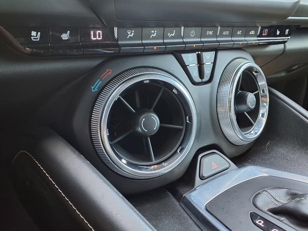 2018 Chevrolet Camaro 2LT photo 12