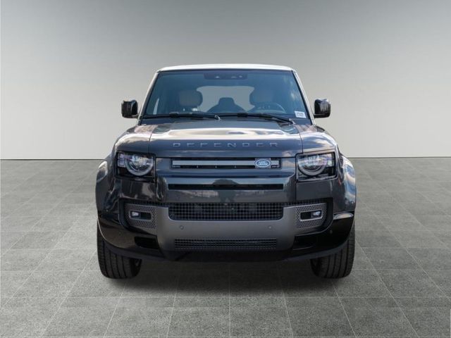 2025 Land Rover Defender 110 V8 photo 9