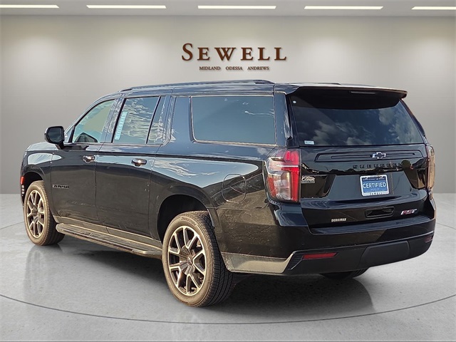 2023 Chevrolet Suburban RST photo 2