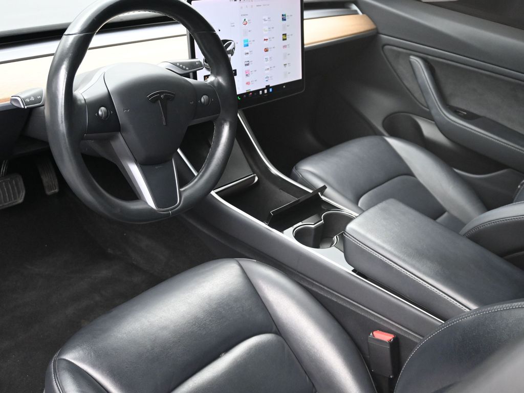 2018 Tesla Model 3 Long Range photo 10