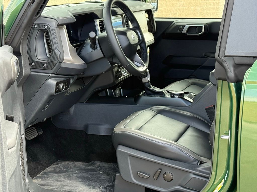 2025 Ford Bronco Outer Banks photo 7