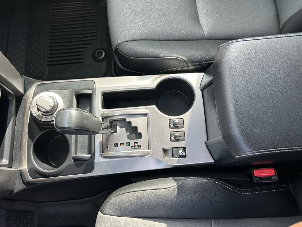 2019 Toyota 4Runner SR5 Premium photo 18