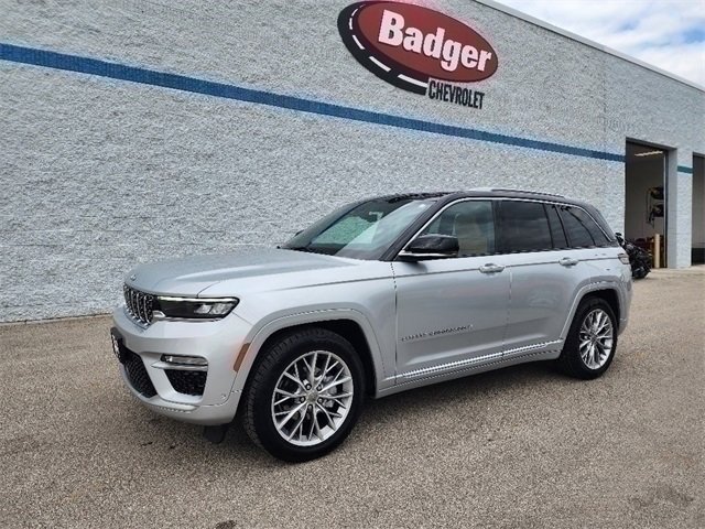 2022 Jeep Grand Cherokee Summit's photo