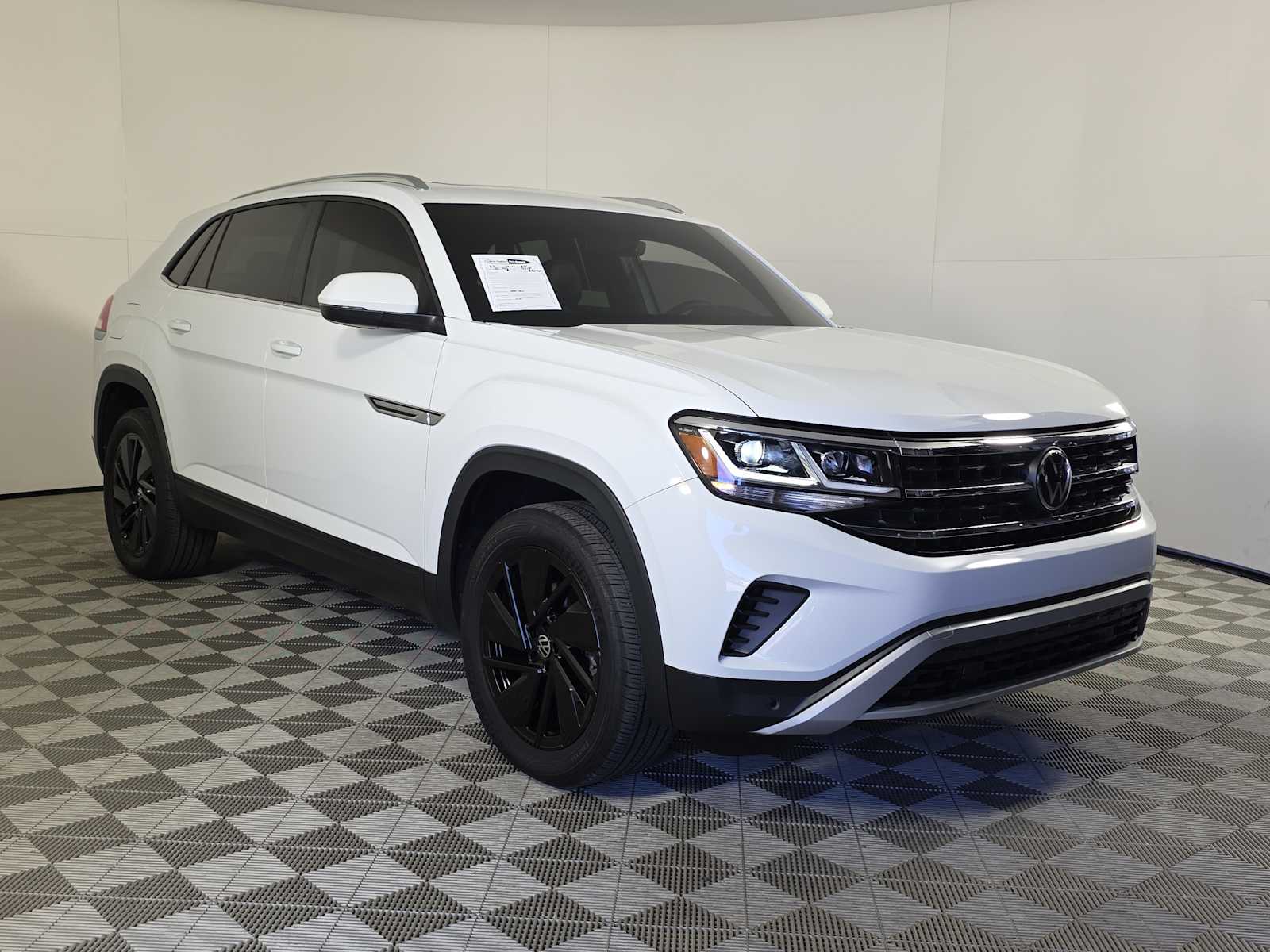 2023 Volkswagen Atlas Cross Sport SE w/Tech's photo