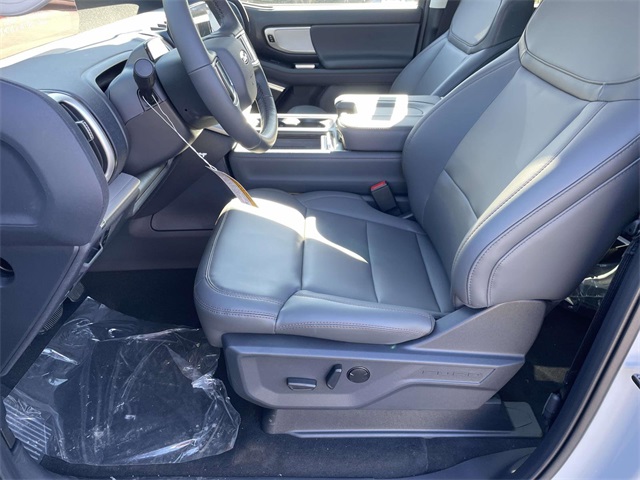 2025 Ford Expedition MAX photo 3