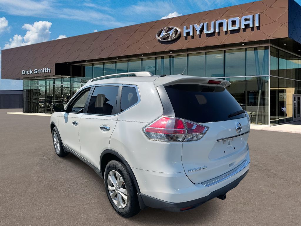 2015 Nissan Rogue SV photo 5