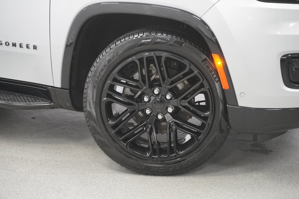 2024 Jeep Wagoneer Series II Carbide photo 3