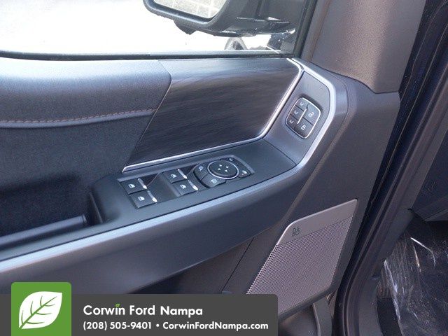 2025 Ford F-150 Lariat photo 10