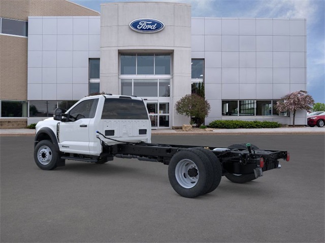 2025 Ford F-600 photo 4