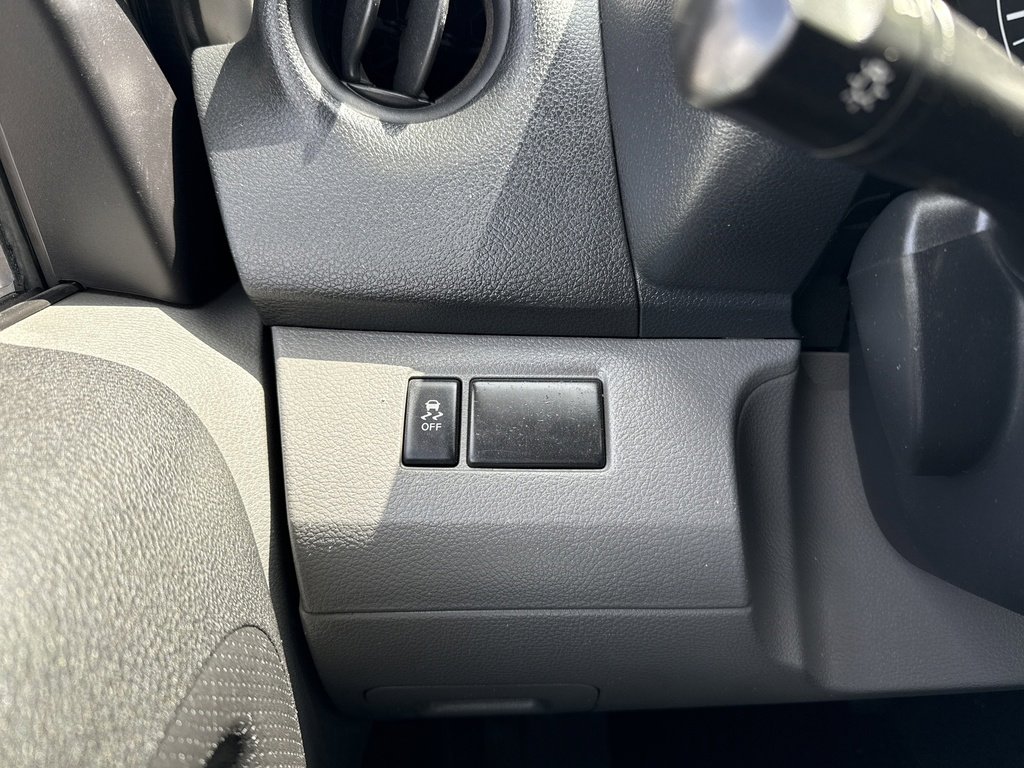 2021 Nissan NV200 S photo 12